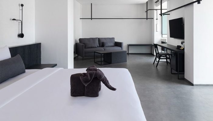 Sambut HUT RI, Rez Hotel Semarang Tawarkan Promo Kamar ‘Raise a Glass, REZ with Class’