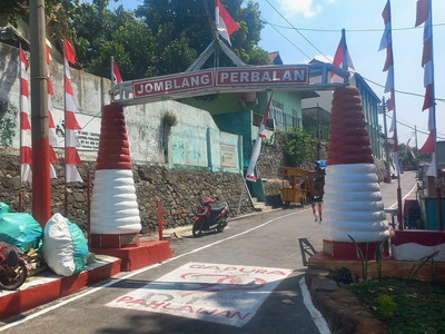 kondisi gapura jomblang semarang