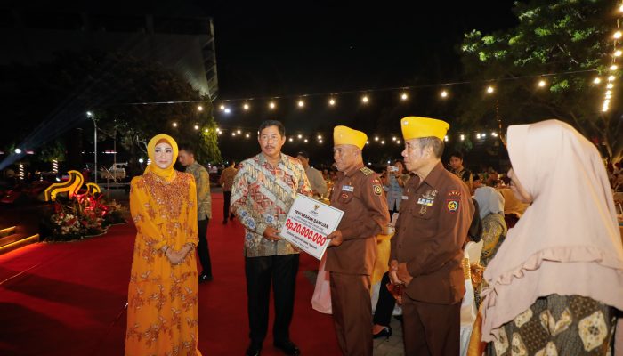 Resepsi Kenegaraan, Pj Gubernur Jateng Berikan Penghormatan kepada Veteran