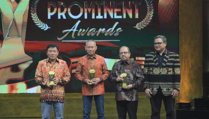 Tunjukkan Komitmen Perkembangan UMKM, Bank Jateng Raih Penghargaan di Prominent Awards 2024
