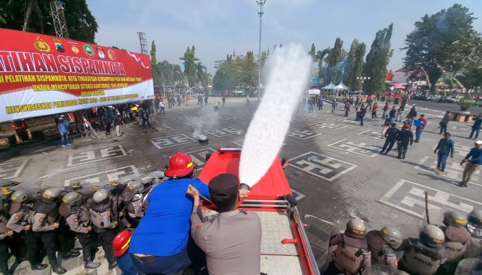 Pastikan Keamanan saat Pilkada 2024, Polres Blora Gelar Simulasi Sispamkota