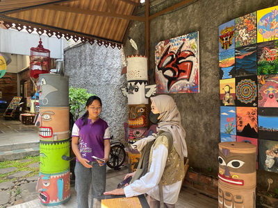 Hompimpa Alaium Gambreng