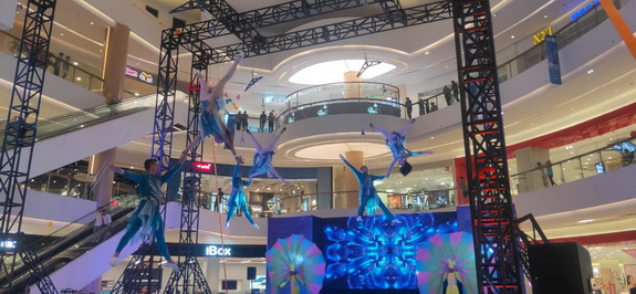 Seru Banget! The Park Mall Semarang Hadirkan Akrobatik Rusian Cirque De Lunea