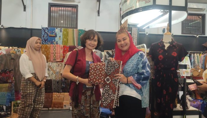 Pikat Wastra Nusantara Kenalkan Desain Fashion UMKM dan IKM Agar Naik Kelas