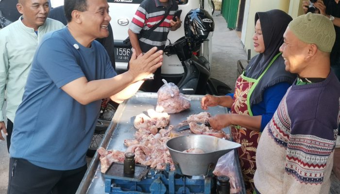 Ahmad Luthfi Blusukan Pasar Sukoharjo, Pedagang Berebut Foto dan Sampaikan Keluhan