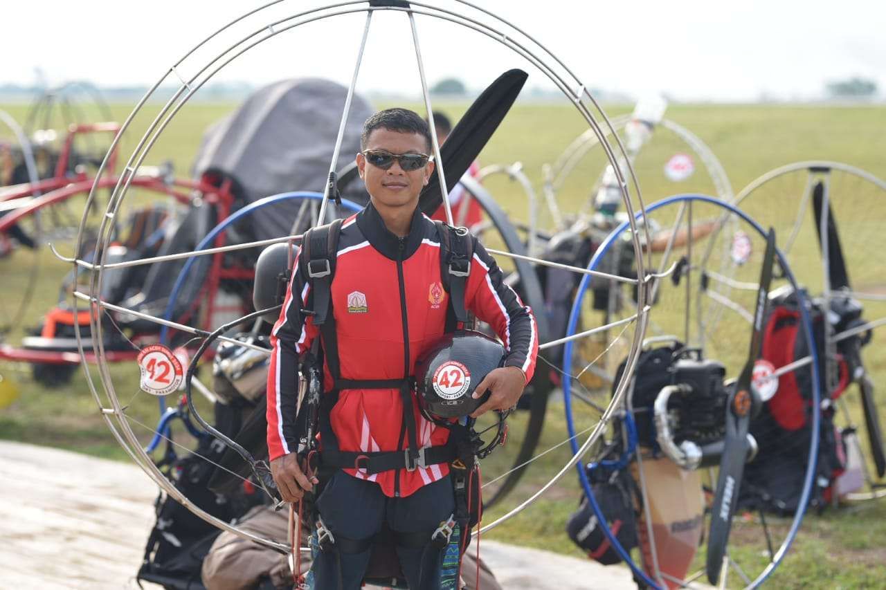 atlet paramotor