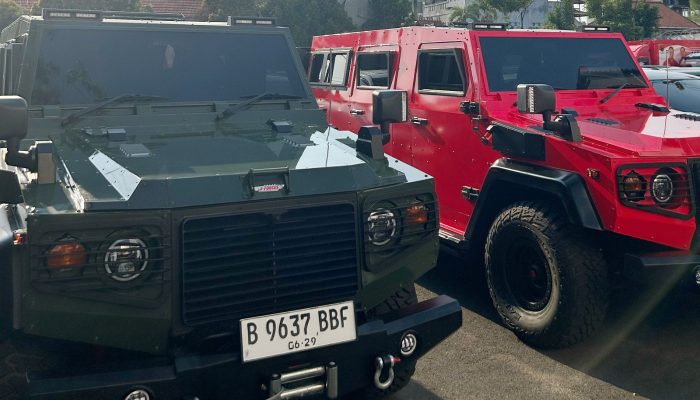 Andika Perkasa-Hendrar Prihadi Hadiri Rakerdasus PDIP Jateng Naik Rantis, Ternyata Made in Indonesia!