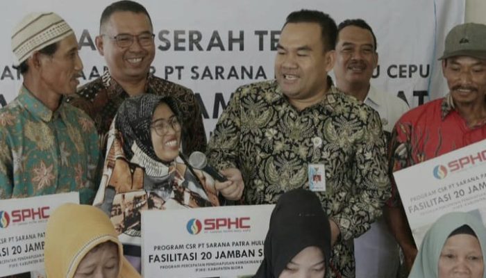 Forum Kabupaten Blora Sehat Beri Bantuan Jamban Sehat ke 20 Keluarga