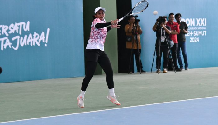 Sempat Tak Fokus di Set Awal, Alif Nafiah Kuasai Permainan Soft Tennis Hingga Penuhi Janji Raih Emas di PON 2024