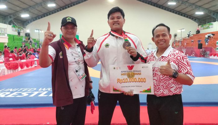 Setelah Penantian 16 Tahun, Atlet Gulat Jateng Kembali Raih Emas di PON 2024