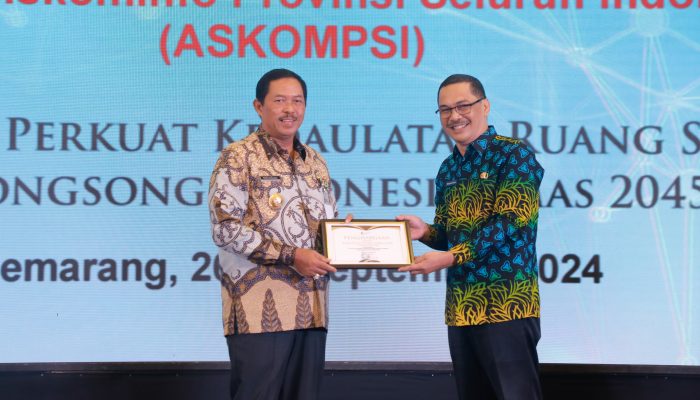 Nana Sudjana Raih Penghargaan karena Peningkatan Transformasi Digital di Jateng, Predikat Memuaskan!