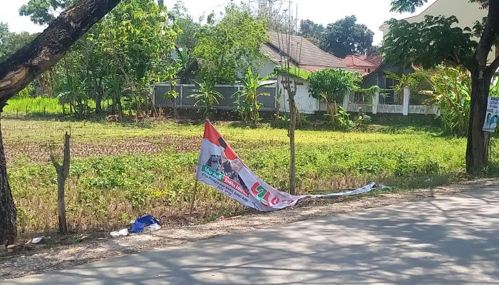 Sejumlah APK Paslon Pilkada yang Difasilitasi KPU Blora Rusak, Bawaslu Minta Segera Diperbaiki