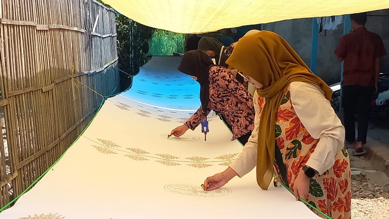 Hari Batik Nasional