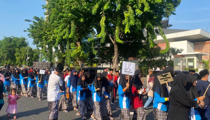 Puncak Hari Santri Nasional, Ribuan Santri-Santriwati se-Jawa Tengah Ikuti Jalan Sehat di Kota Semarang