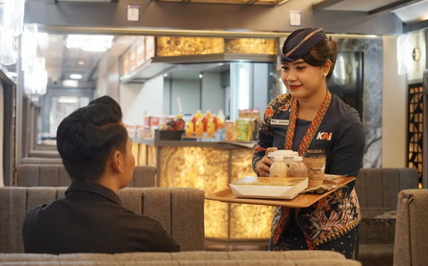 Kado HUT ke-79 KAI, Hadirkan Kereta Makan Eksklusif di KA Argo Muria