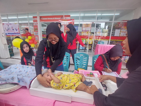 Alfamart dan Lukajel Gelar Posyandu di 34 Kota, Komitmen Wujudkan Generasi Sehat Indonesia