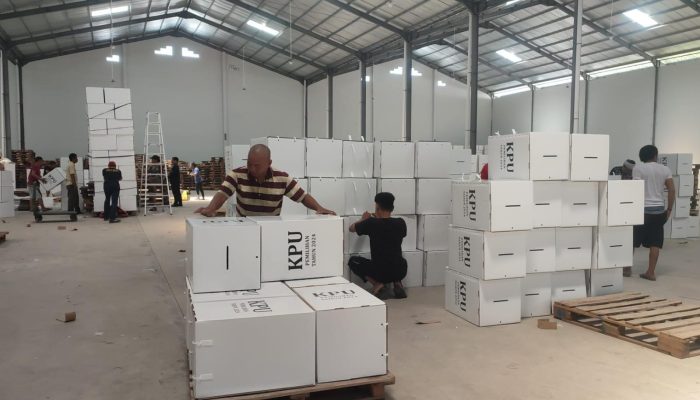 KPU Kota Semarang Rakit 4.748 Kotak Suara, Target Rampung dalam Dua Hari