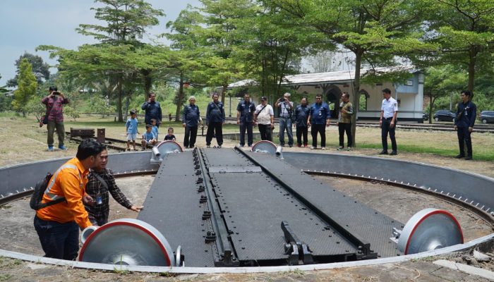 KAI Daop 4 Semarang dan Komunitas IRPS Lakukan Preservasi Stasiun Bedono untuk Lestarikan Sejarah Perkeretaapian