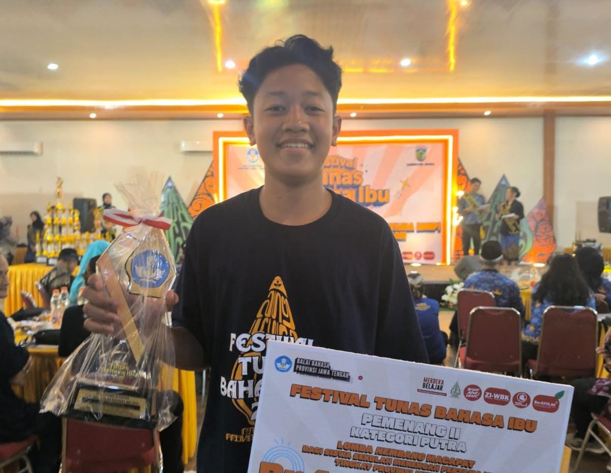 Kontingen SMP Kota Semarang Raih Juara di Festival Tunas Bahasa Ibu (FTBI) 2024