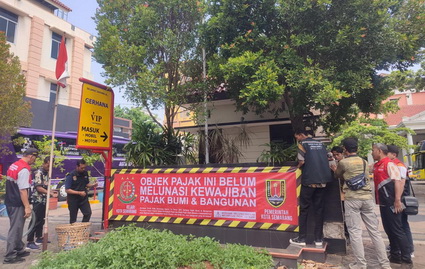 Bapenda Kota Semarang Pasang Spanduk Peringatan untuk Objek Pajak Menunggak PBB