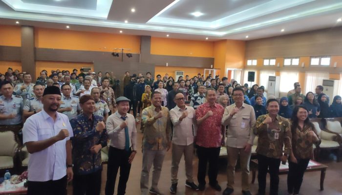 Seminar Nasional di Undip, Bahas Kebijakan Publik Sistem Transportasi Perkotaan Berbasis Angkutan Umum Massal