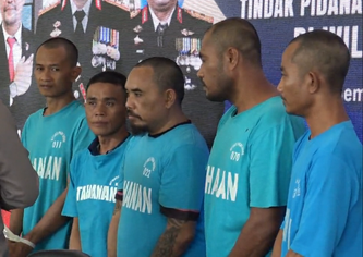 tersangka kasus pencurian pohon perhutani pati