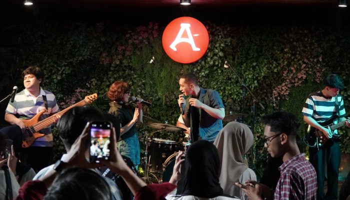 Rafi Sudirman Buat Senyam-Senyum Barley & Barrel Yogyakarta di Artotel Suites Bianti