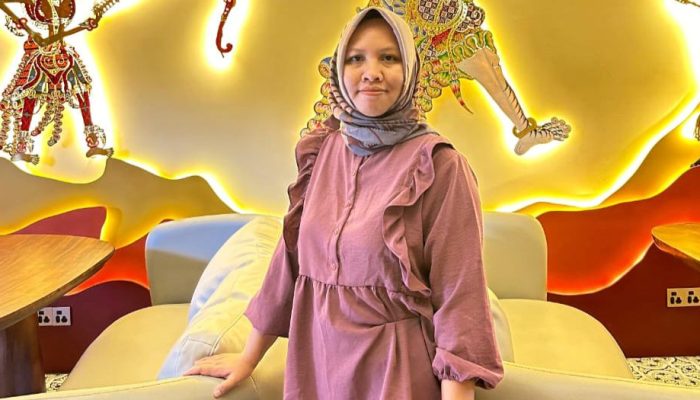 Fenomena Duduk di Kursi Indomaret di Mata Psikolog, Apakah Mampu Atasi Masalah?