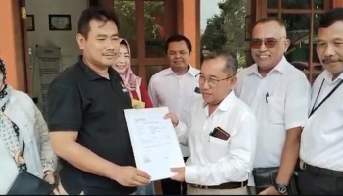 APK Dirusak, Tim Hukum Paslon ASRI Laporkan ke Bawaslu Blora