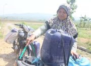 Krisis Air Bersih Masih Menghantui Warga Sarirejo Blora, Menunggu Bantuan Segera Datang
