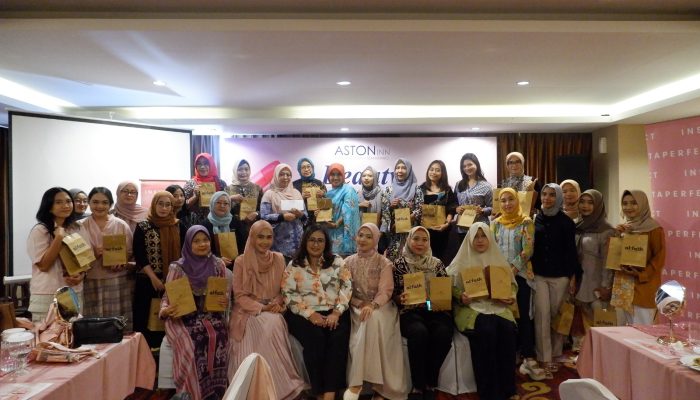 Beauty Class Gathering di Aston Inn Pandanaran Semarang, Beri Tips Make Up Profesional