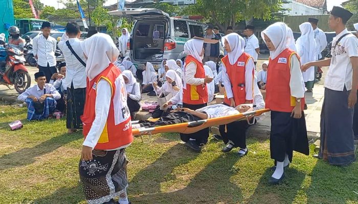 Video Sejumlah Santri Pingsan saat Ikut Upacara Hari Santri di Blora