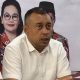 Koordinator Presidium Advokat Perkasa, John Richard Latuihamallo, saat konferensi pers di Posko Pemenangan Andika-Hendi
