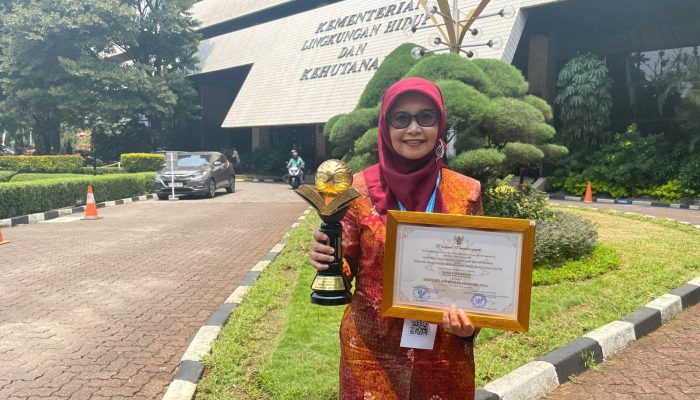 Kembangkan Program Unggulan, SMAN 4 Semarang Raih Penghargaan Adiwiyata Mandiri 2024