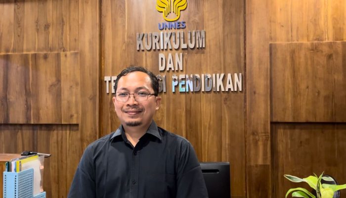 Jangan Buru-buru Bikin Kebijakan Baru, Mendikdasmen Diminta Perhatikan Kesejahteraan Guru dan Zonasi