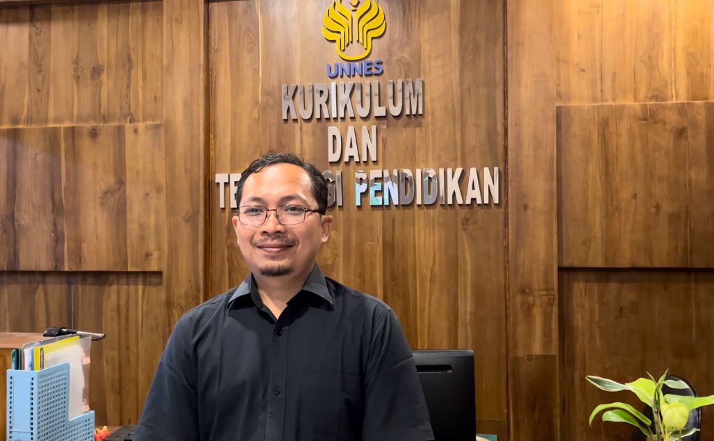 Pengamat pendidikan asal Universitas Negeri Semarang (Unnes), Edi Subhkan