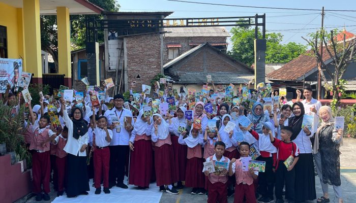 Peringati Bulan Bahasa, SDN Tugurejo 02 Deklarasi ‘Bu Ambar’ dan Rilis Buku Puisi Siswa