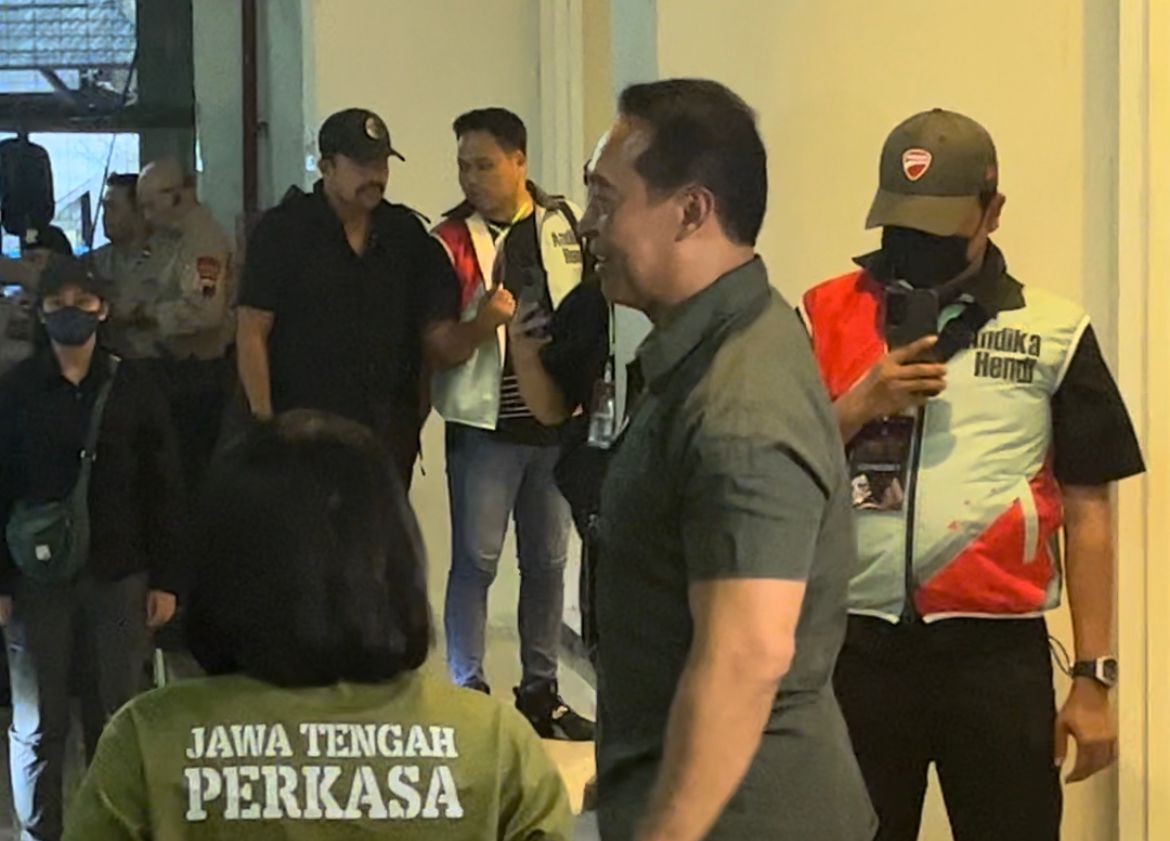 Momen kedatangan Andika Perkasa di lokasi Debat Pilgub Jateng 2024,