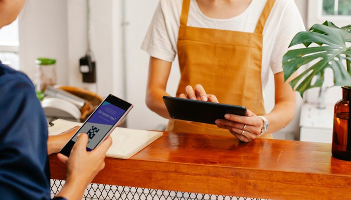 Minim Uang Tunai, Gen Z di Semarang Semakin Cashless