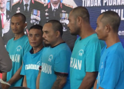 tersangka kasus pencurian pohon perhutani pati