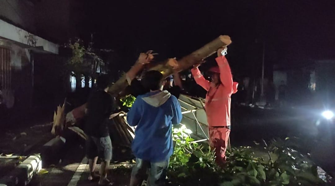angin kencang di Blora