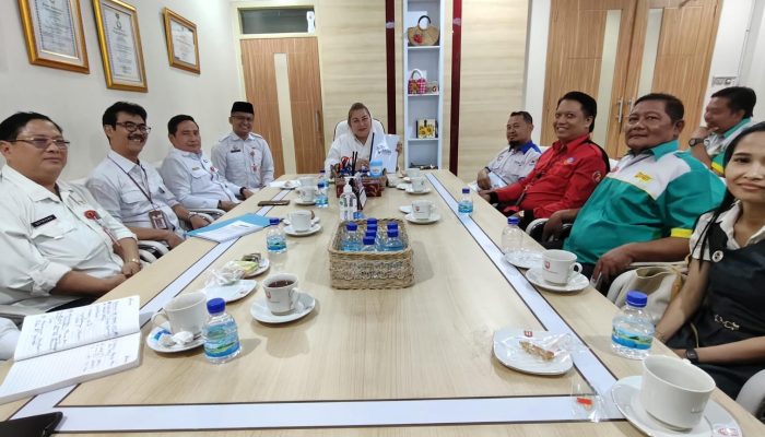 Walikota Semarang Terima Perwakilan Buruh Bahas Usulan Kenaikan UMK 2025