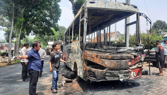 Korsleting AC Diduga Jadi Penyebab Kebakaran Armada Trans Semarang di Gunungpati