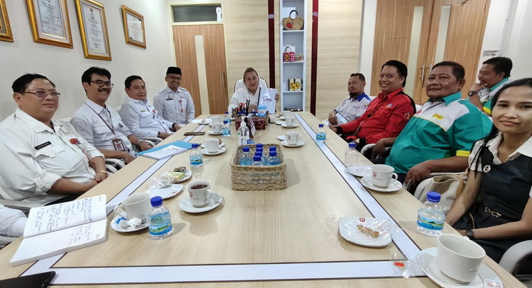 Walikota Semarang Terima Perwakilan Buruh Bahas Usulan Kenaikan UMK 2025