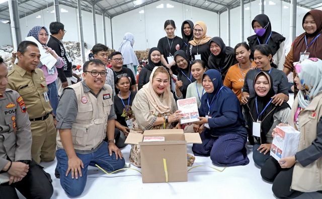Mba Ita Minta Asupan Logistik untuk Petugas Sortir Lipat Surat Diperhatikan