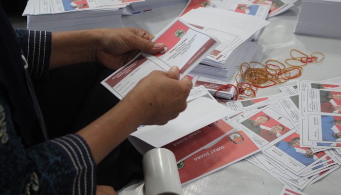 KPU Kota Semarang Targetkan Sortir Lipat Surat Suara Rampung 4 Hari