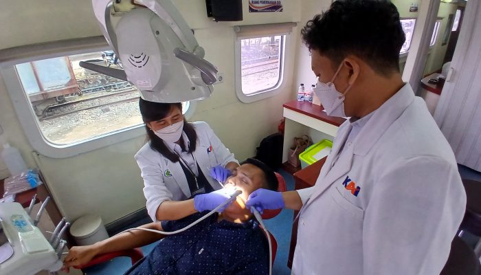 Ada Rail Clinic di Stasiun Gundih, Inisiatif Pelayanan Kesehatan Gratis Bagi Masyarakat Sekitar Jalur Kereta Api