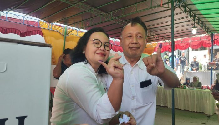 Agustina Wilujeng Nyoblos Bareng Keluarga di TPS 10 Gedawang, Optimis Menang di Pilwalkot Semarang