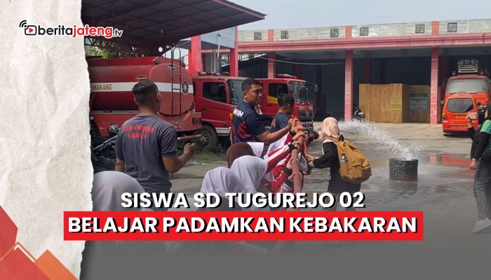 Video Siswa SD Tugurejo 02 Semarang Belajar Padamkan Kebakaran