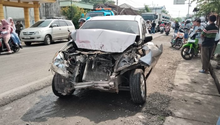 Kecelakaan Beruntun di Jalan Nasional Blora-Cepu Libatkan 4 Kendaraan, Diduga Sopir Mengantuk